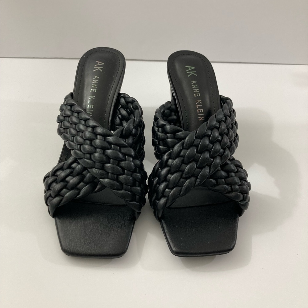 ANNE KLEIN Misty crisscross sandal Size 10